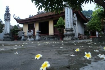 Yen_Duc_village_gallery_Canh_Huong_pagoda